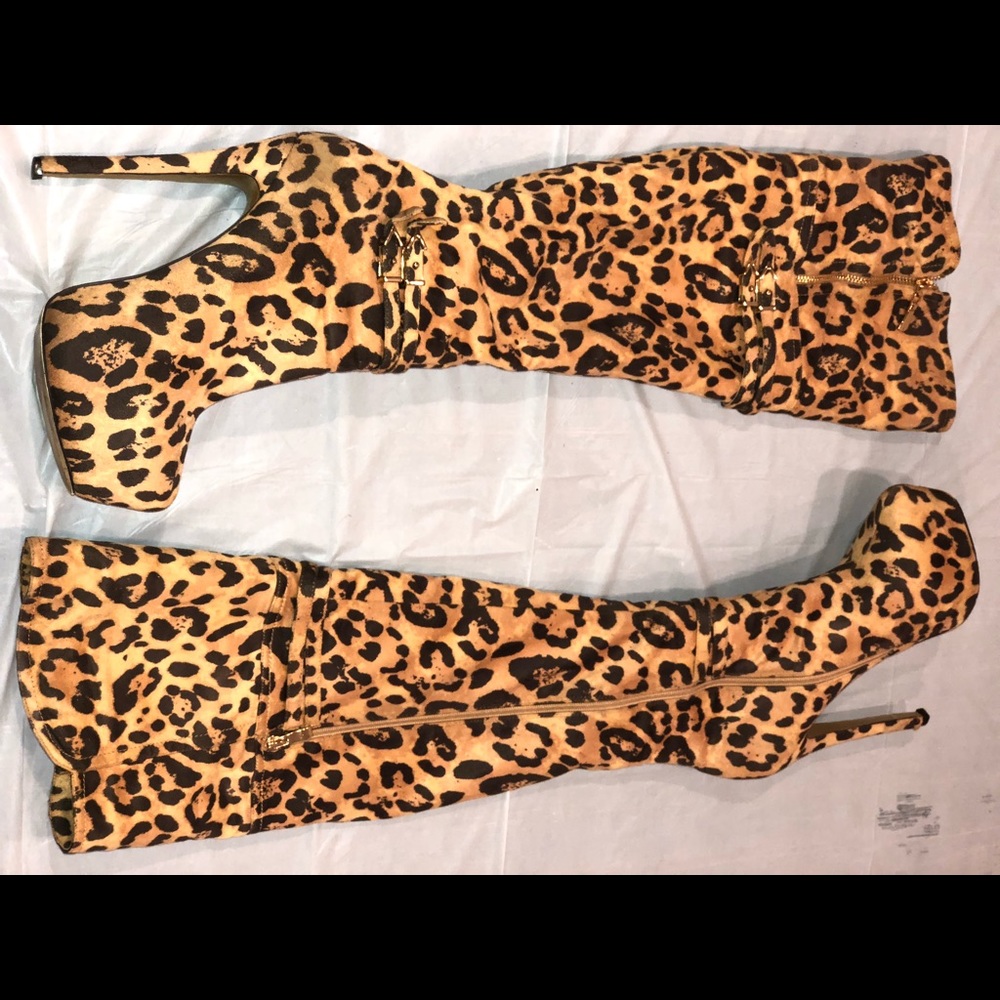 CHEETAH PRINT HEELS - Picture 2 of 5